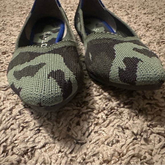 Rothy’s Green Camo Point -Size 8.5 - Picture 2 of 6